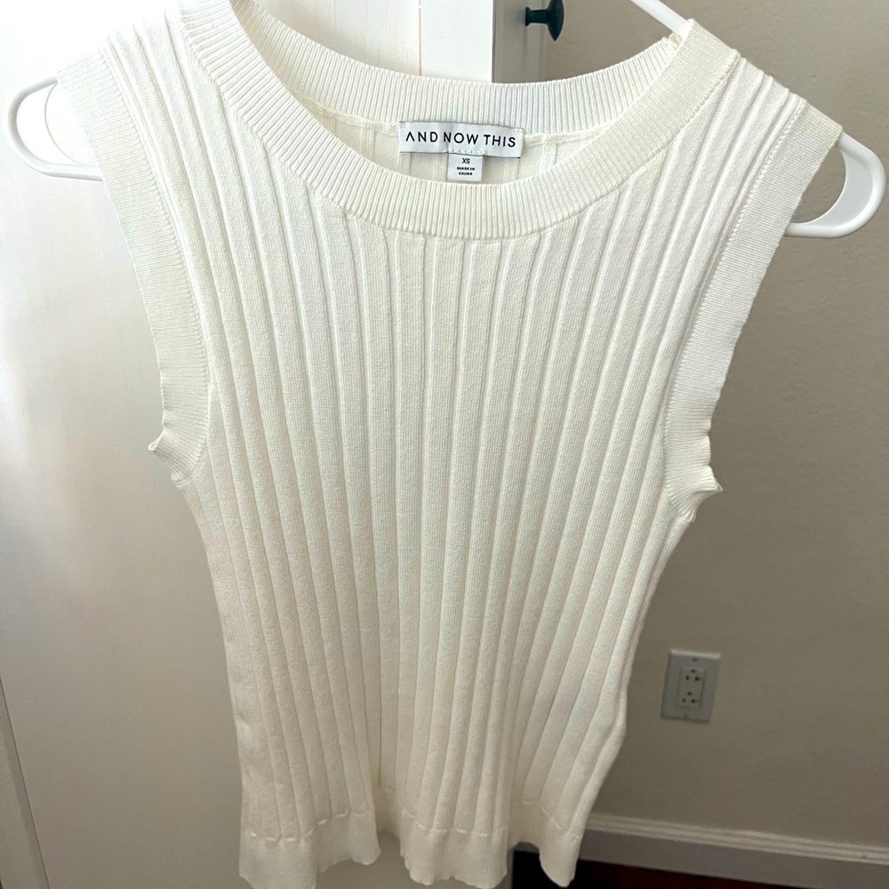 Macy’s brand white sleeveless shell knit top, never worn, XS